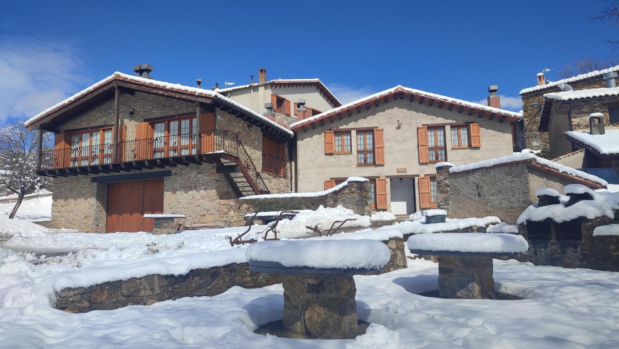Can Tubau - Casa Rural - Apartaments 캄펠라스 외부 사진